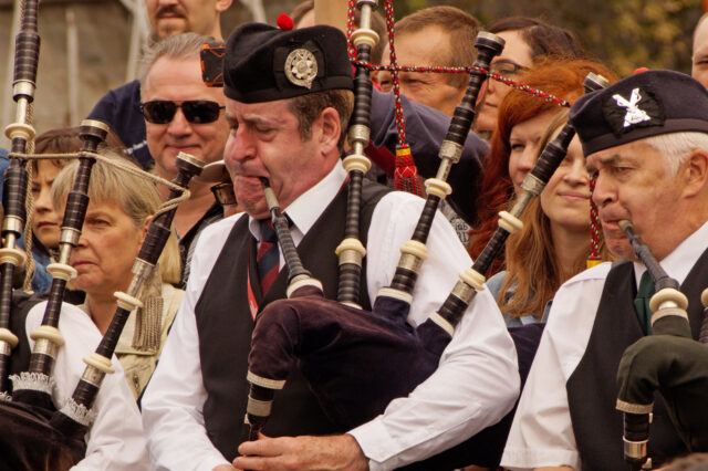 bagpiper.people2